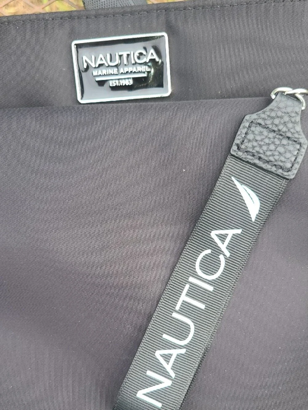 Nautica Womens Black Crossbody Bag Purse Great Condition